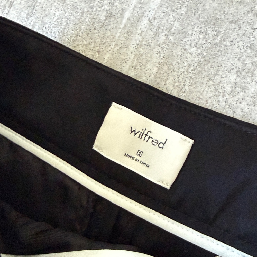 Aritzia Wilfred silky black with white stripe pants size 00 - Timeless classy - Picture 4 of 9